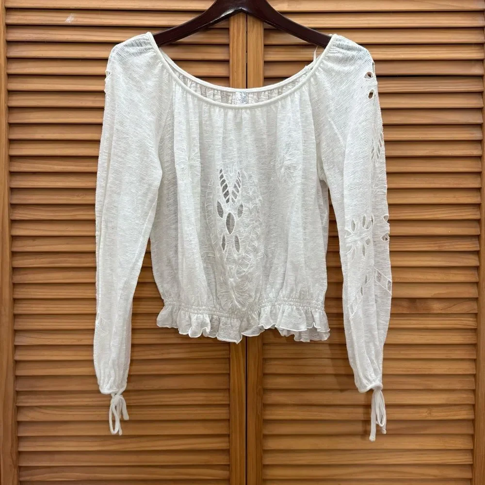 Free people Blouse with cut out Details size small